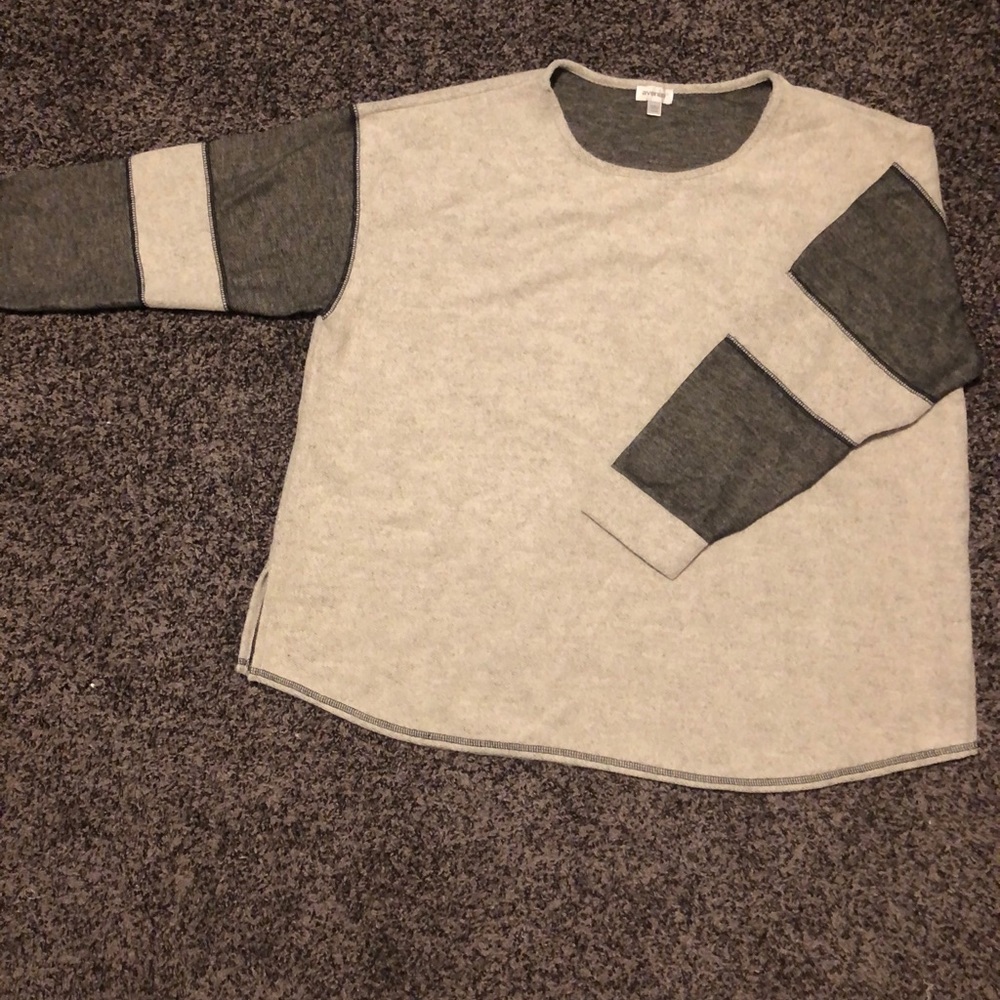 Avenue long sleeve top